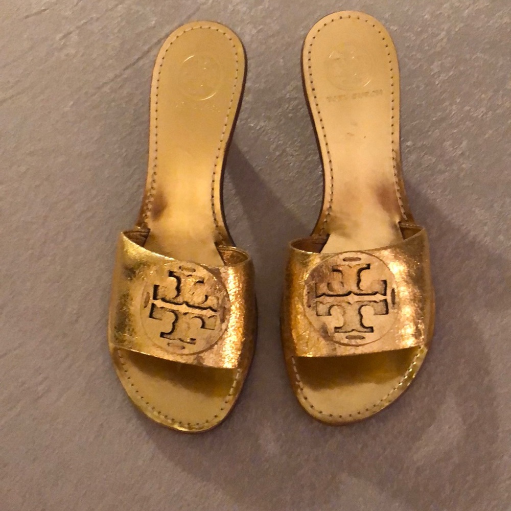 NEW TORI BURCH gold open sandal!